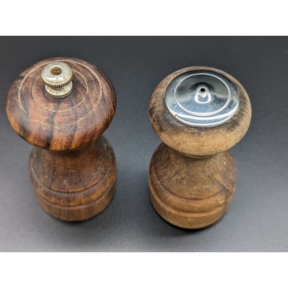 Vintage Peter Piper Salt and Pepper Mill Shakers Wood Grinder - Picture 10 of 11